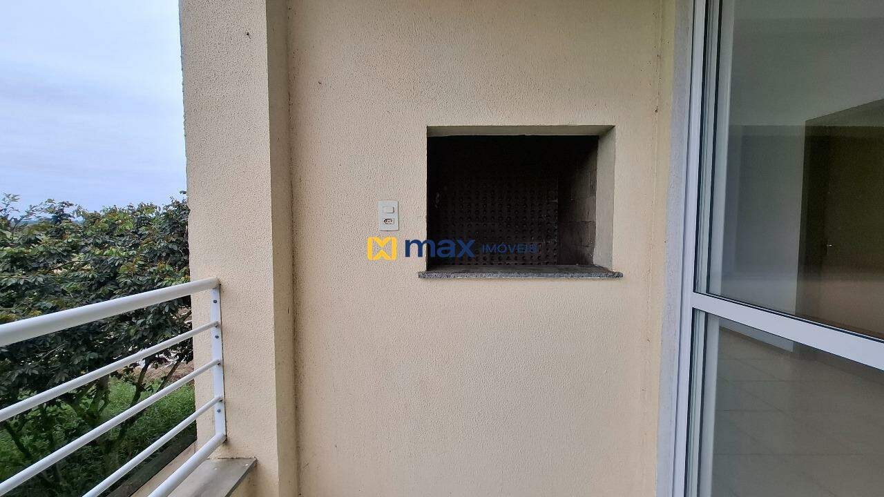 Apartamento à venda no Itaipava: Sacada com churrasqueira