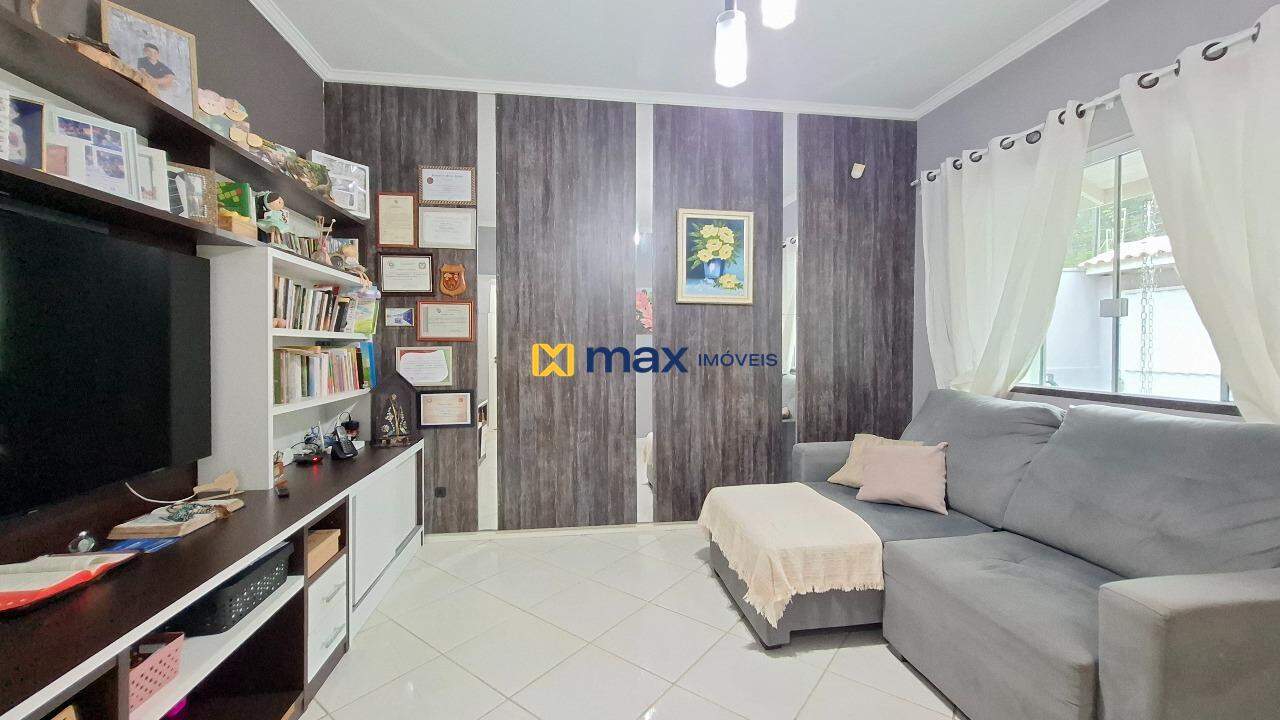 Casa à venda no Ressacada: Sala de estar
