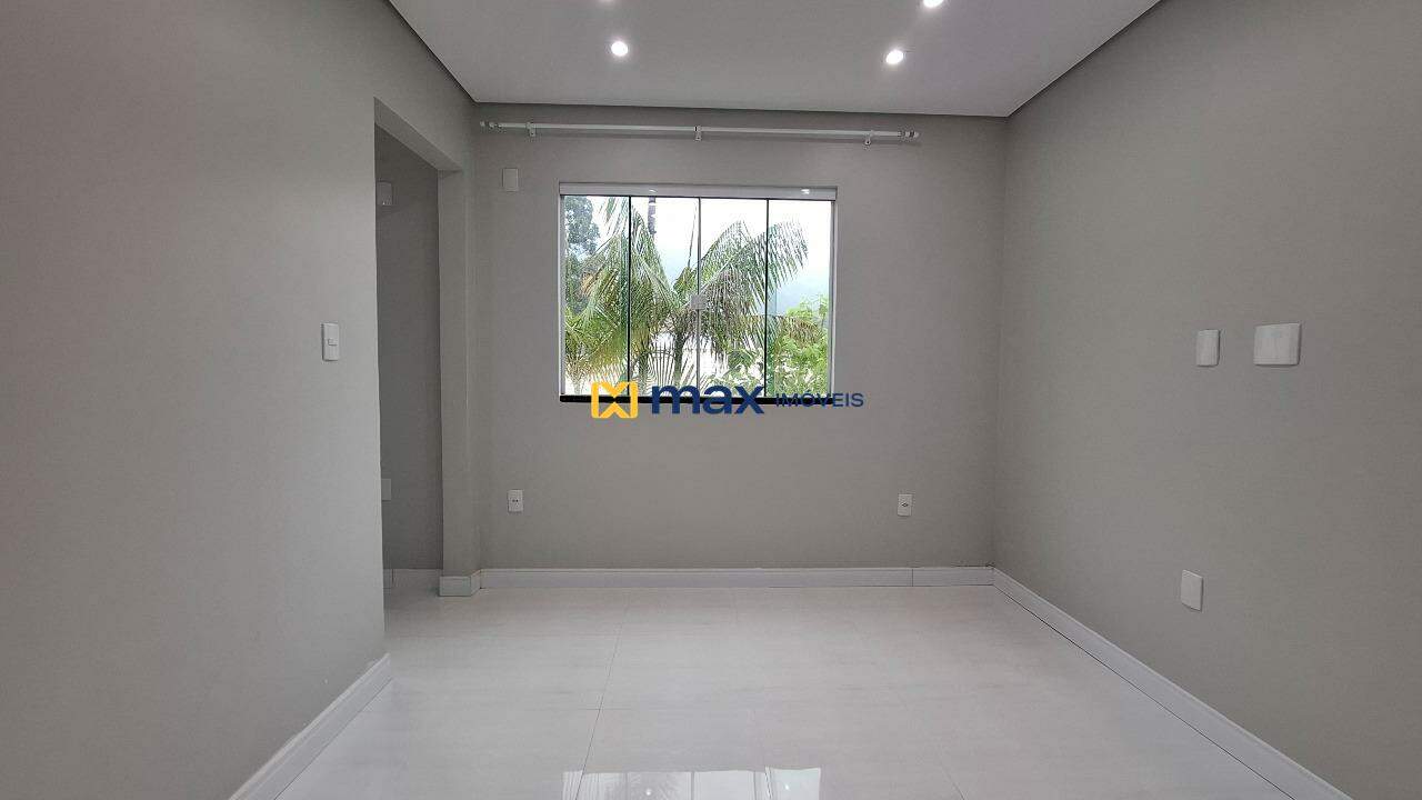 Casa à venda no Ressacada: Edícula - Sala