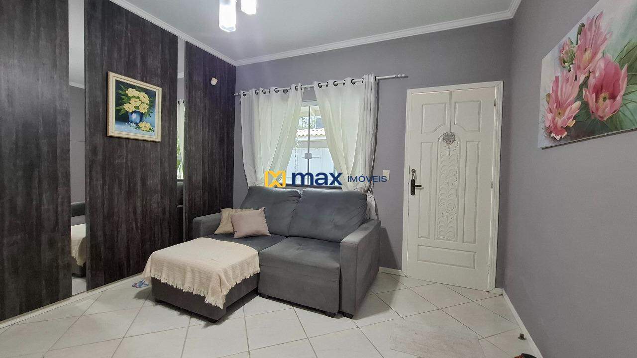 Casa à venda no Ressacada: Sala de estar