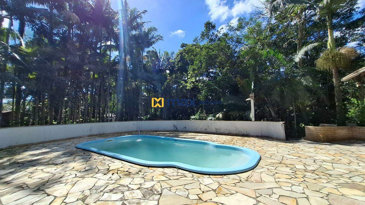 Terreno à venda no Itaipava: Piscina