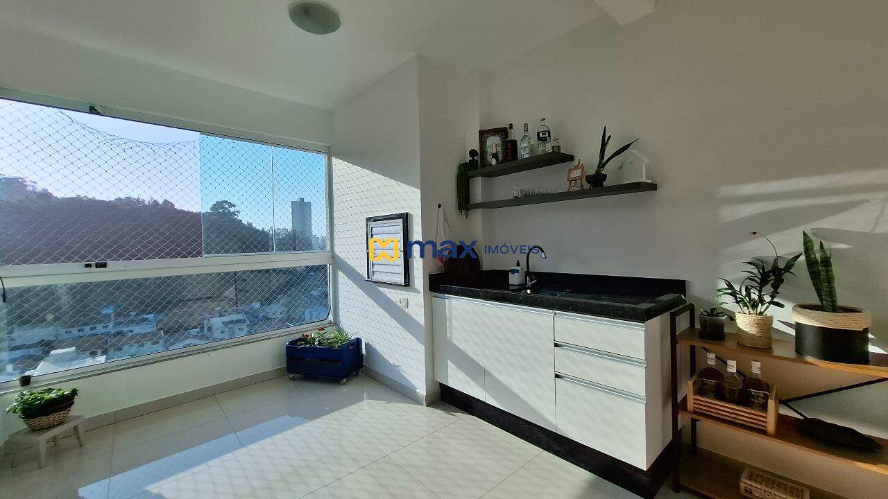 Apartamento à venda no Fazenda: Sacada com churrasqueira