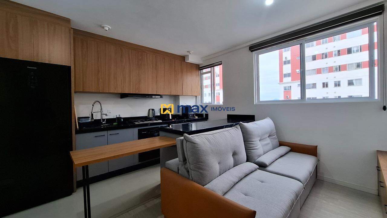 Apartamento à venda no Ressacada: Living integrado