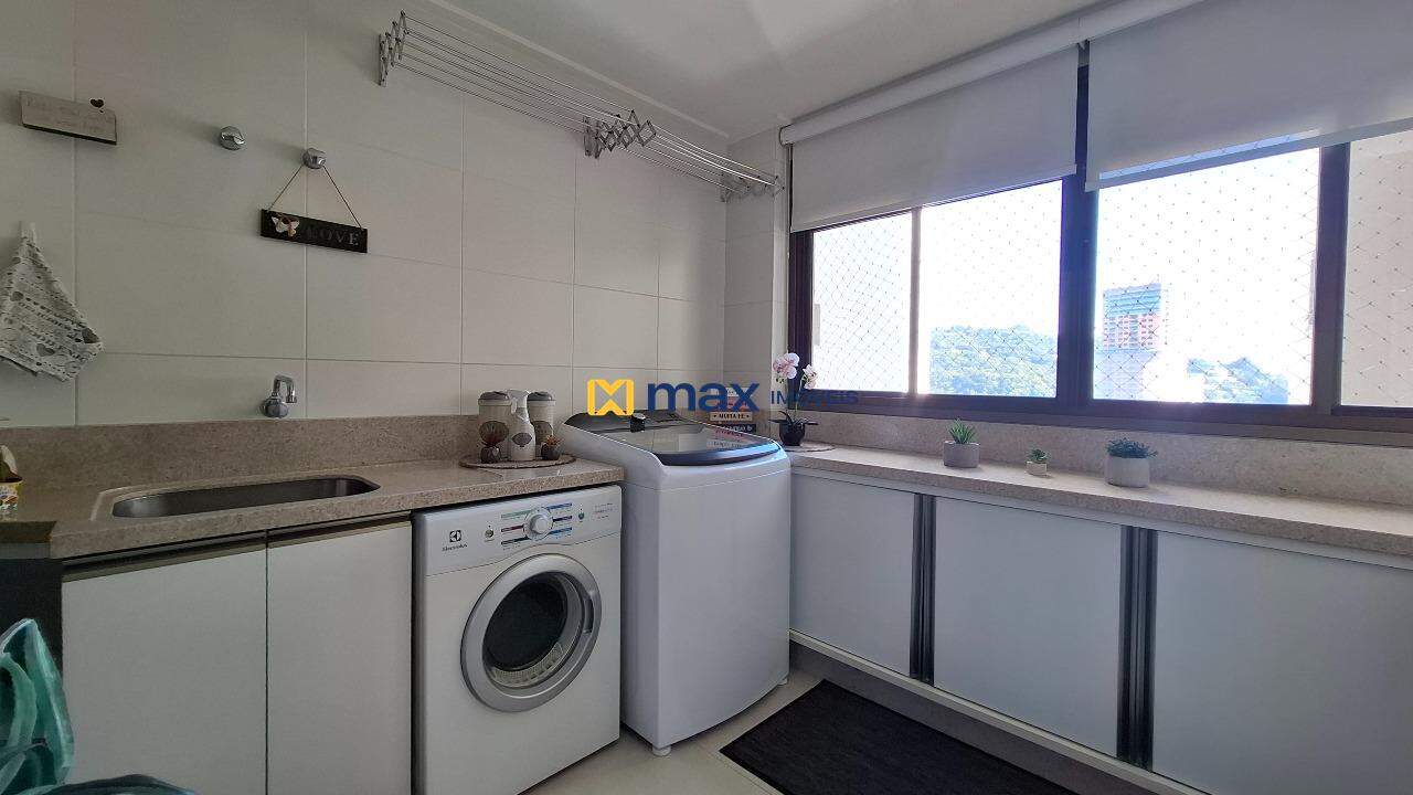 Apartamento à venda no Fazenda: Lavanderia