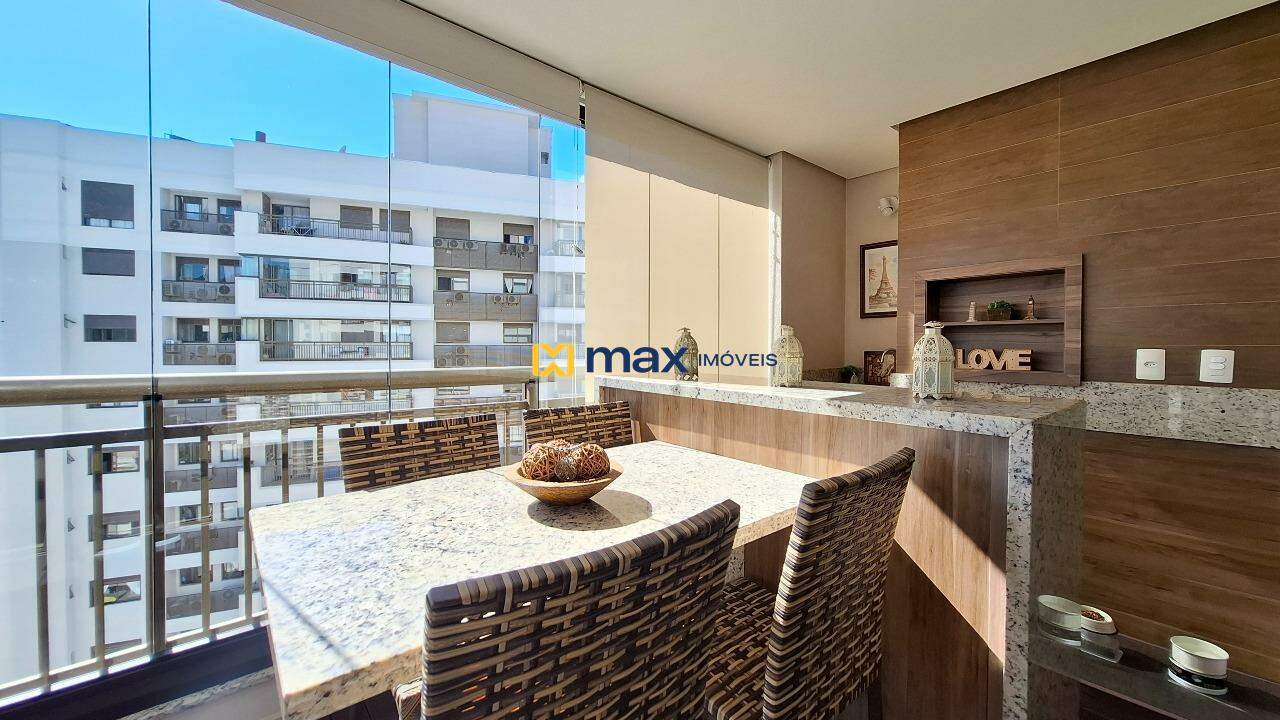 Apartamento à venda no Fazenda: Sacada com churrasqueira