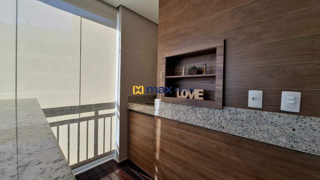 Apartamento à venda no Fazenda: Sacada com churrasqueira