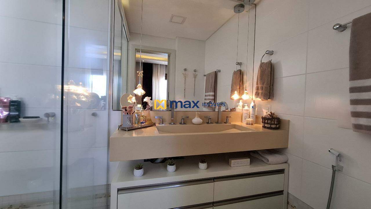 Apartamento à venda no Fazenda: Banheiro suíte