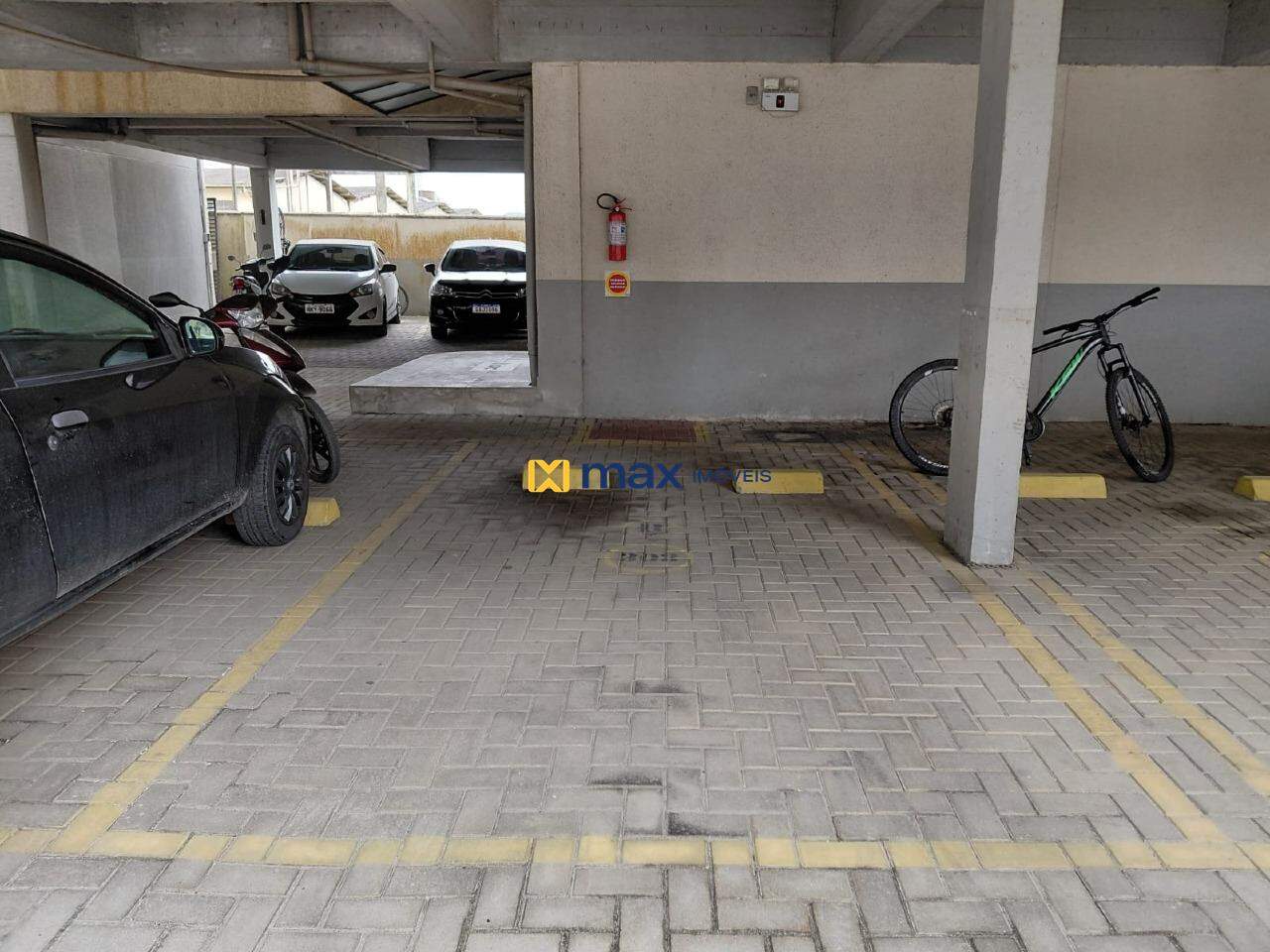 Apartamento para aluguel no Volta Grande: Garagem coberta