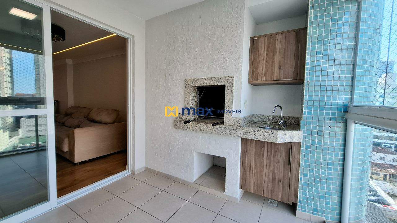 Apartamento para aluguel no Centro: Sacada com churrasqueira