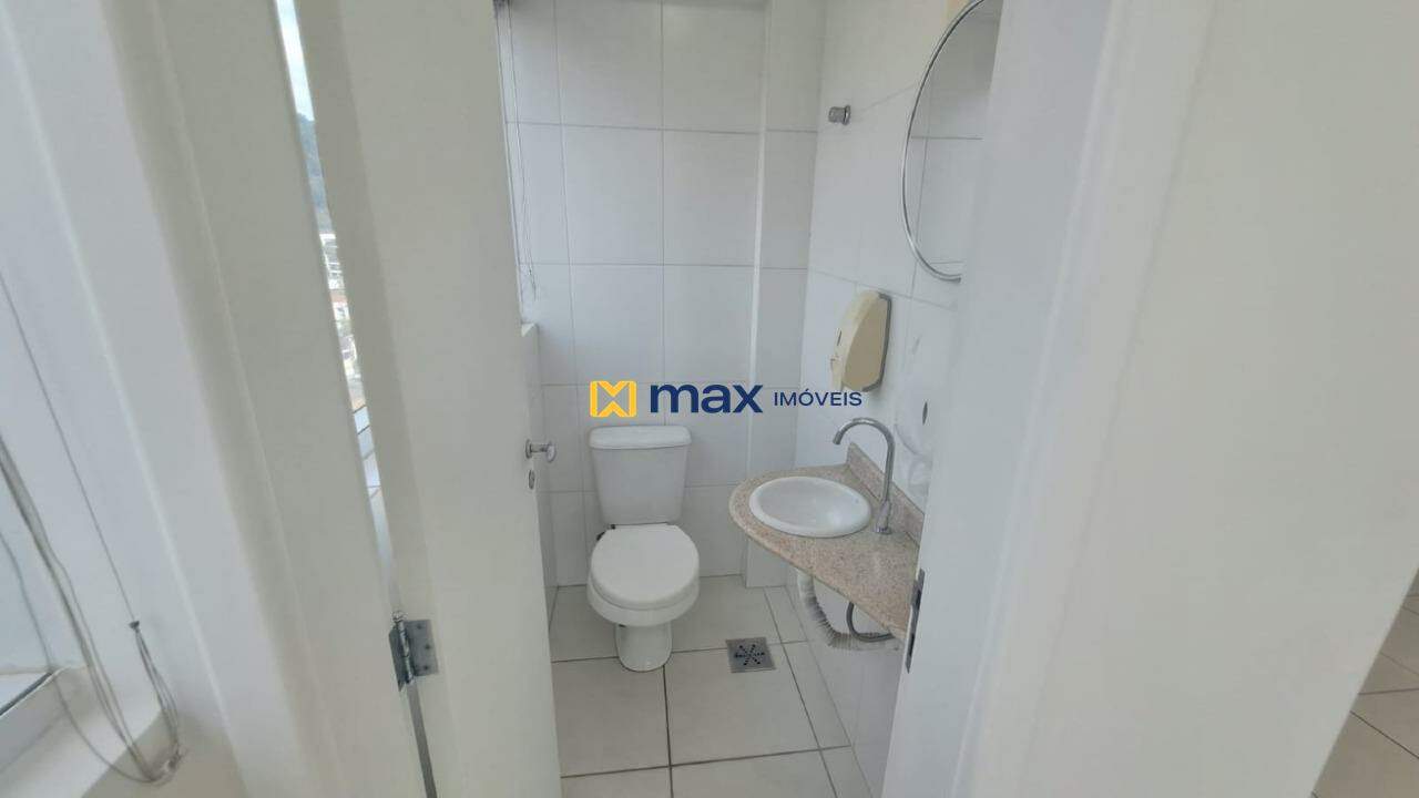 Sala para aluguel no Centro: Banheiro Social