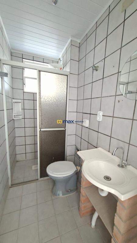 Apartamento para aluguel no São Vicente: Banheiro social