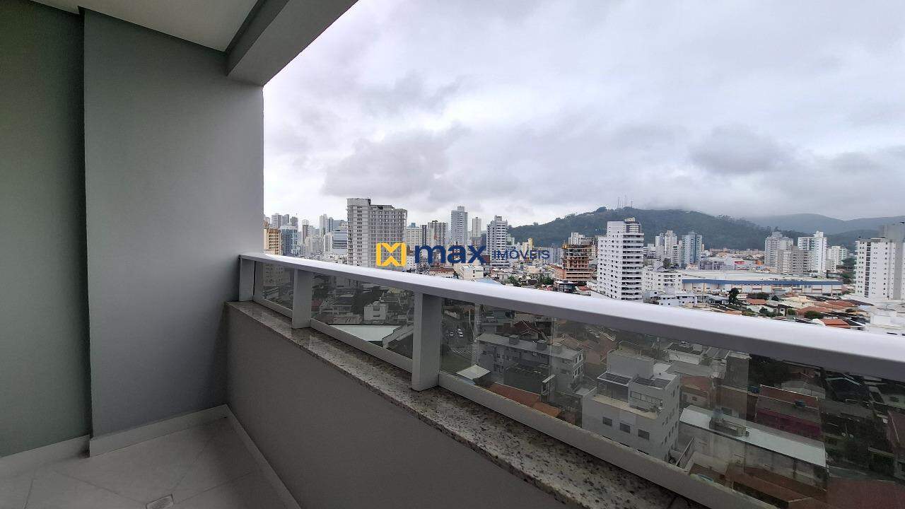 Apartamento à venda no Centro: Sacada com churrasqueira