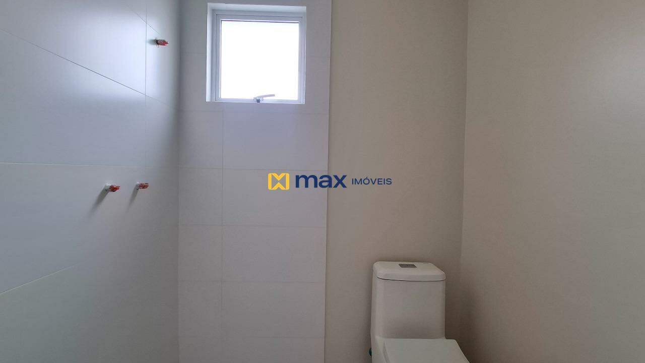 Apartamento à venda no Centro: Banheiro suíte