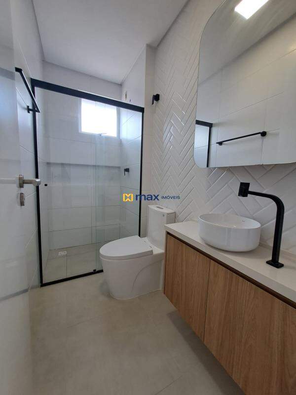 Apartamento para aluguel no Gravatá: Banheiro social