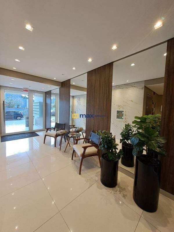 Apartamento para aluguel no Gravatá: hall de entrada