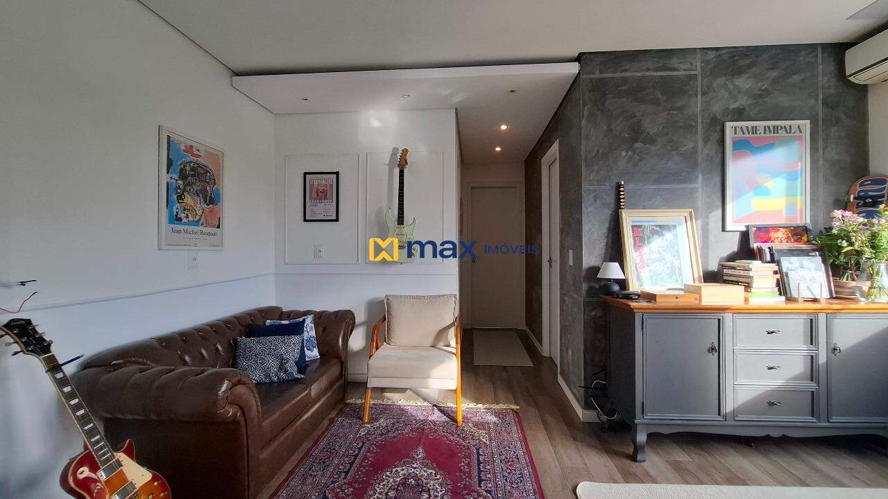 Apartamento à venda no Itaipava: Living integrado