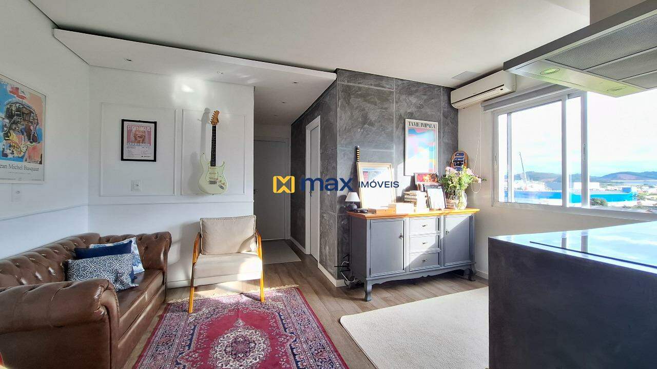 Apartamento à venda no Itaipava: Living integrado