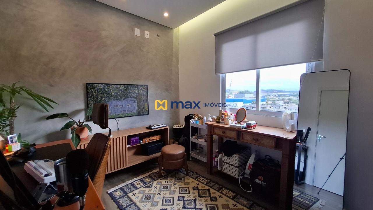 Apartamento à venda no Itaipava: Escritório