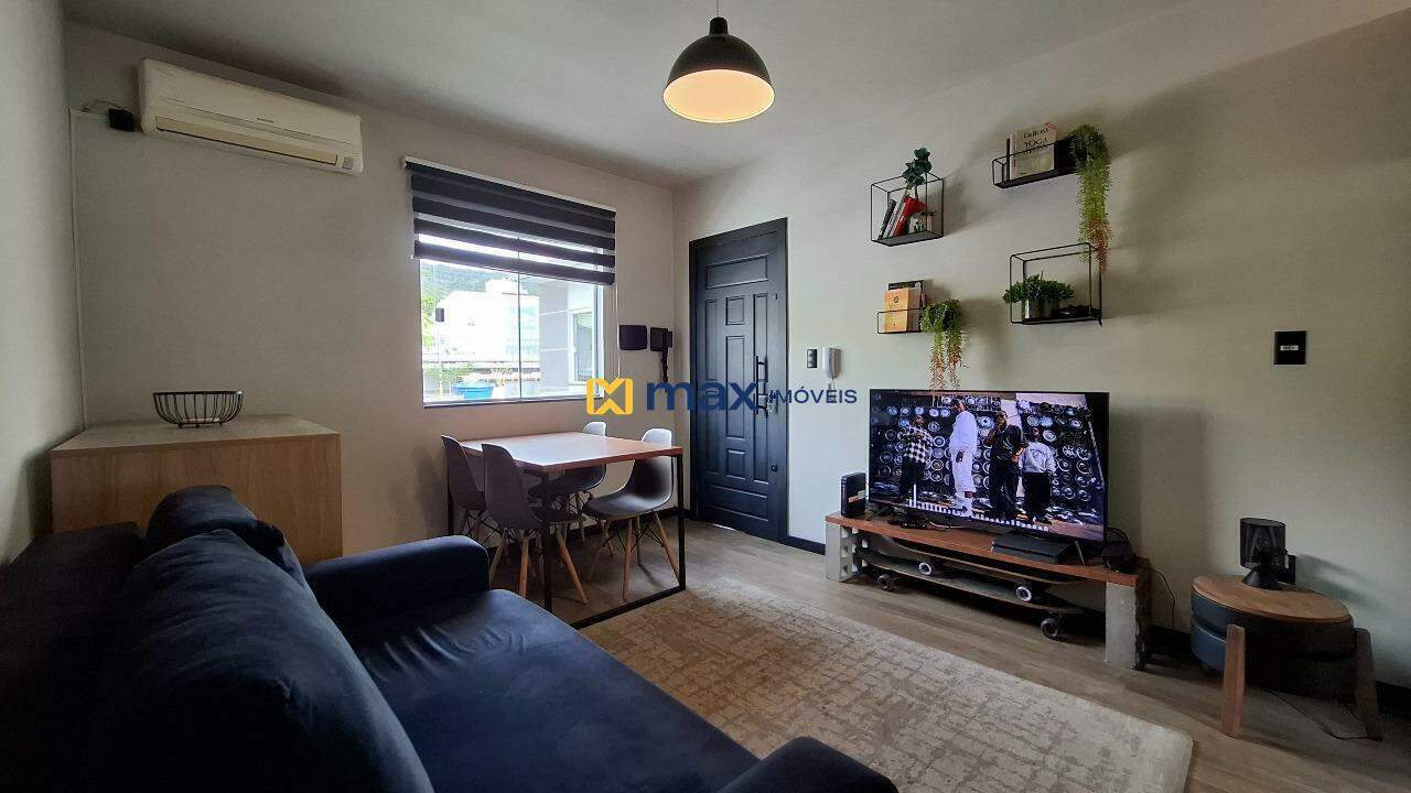 Apartamento à venda no Ressacada: Living integrado