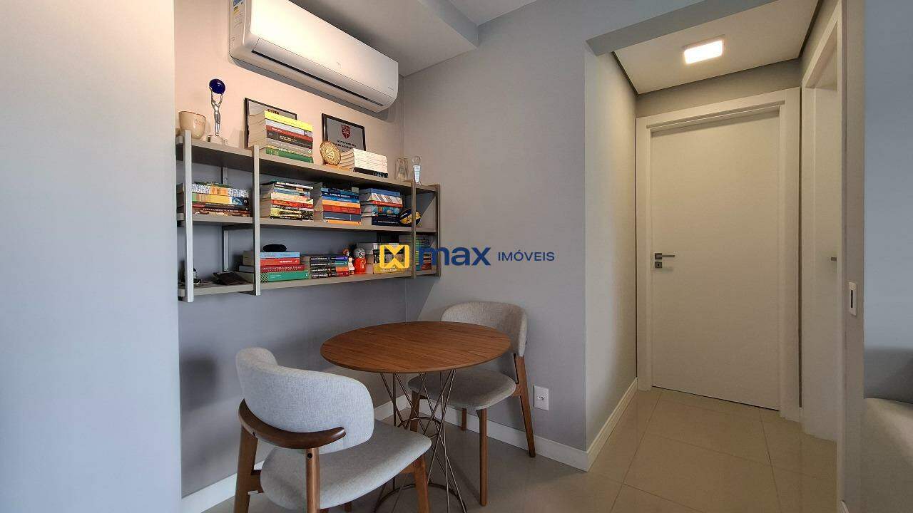 Apartamento à venda no Centro: Living integrado