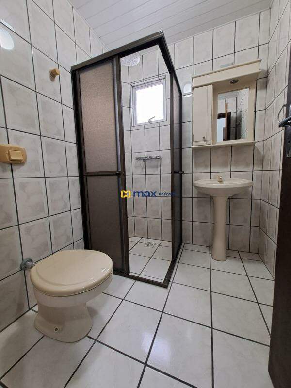 Apartamento para aluguel no Gravatá: Banheiro social