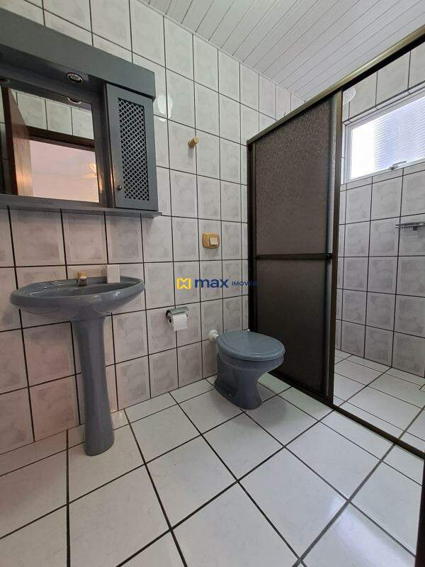 Apartamento para aluguel no Gravatá: Banheiro suite