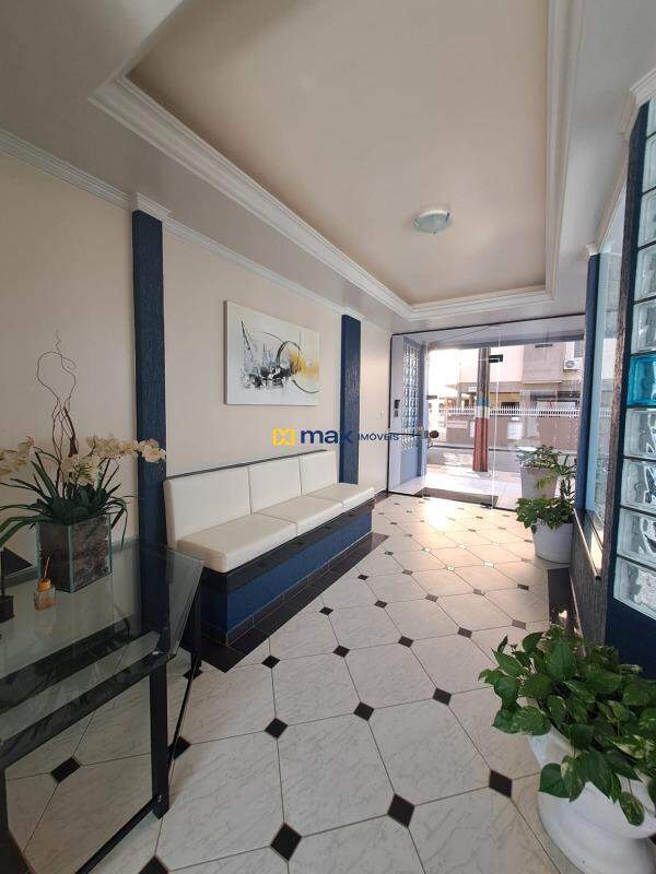 Apartamento para aluguel no Gravatá: Hall de entrada