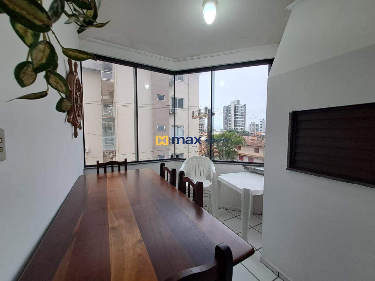 Apartamento para aluguel no Gravatá: Sacada com churrasqueira