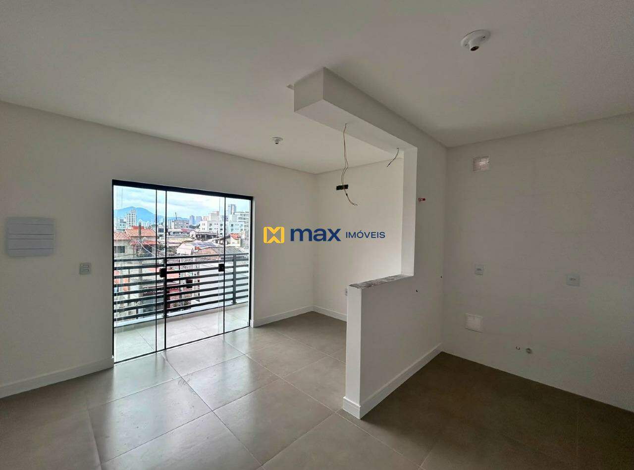 Apartamento à venda no Centro: Cozinha e Sala