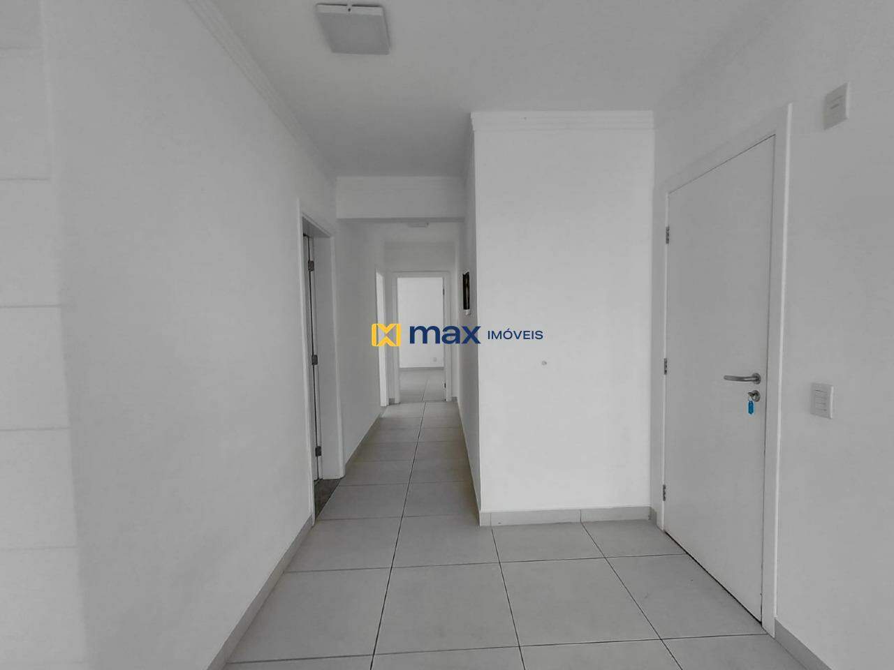Apartamento para aluguel no Centro: Entrada