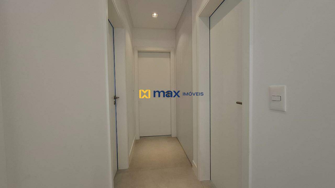 Apartamento à venda no Praia Brava: Corredor