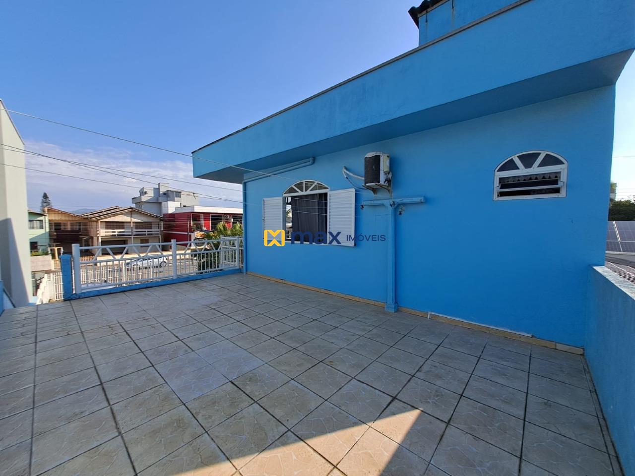 Casa à venda no Meia Praia: Terraço com acesso ao dormitório