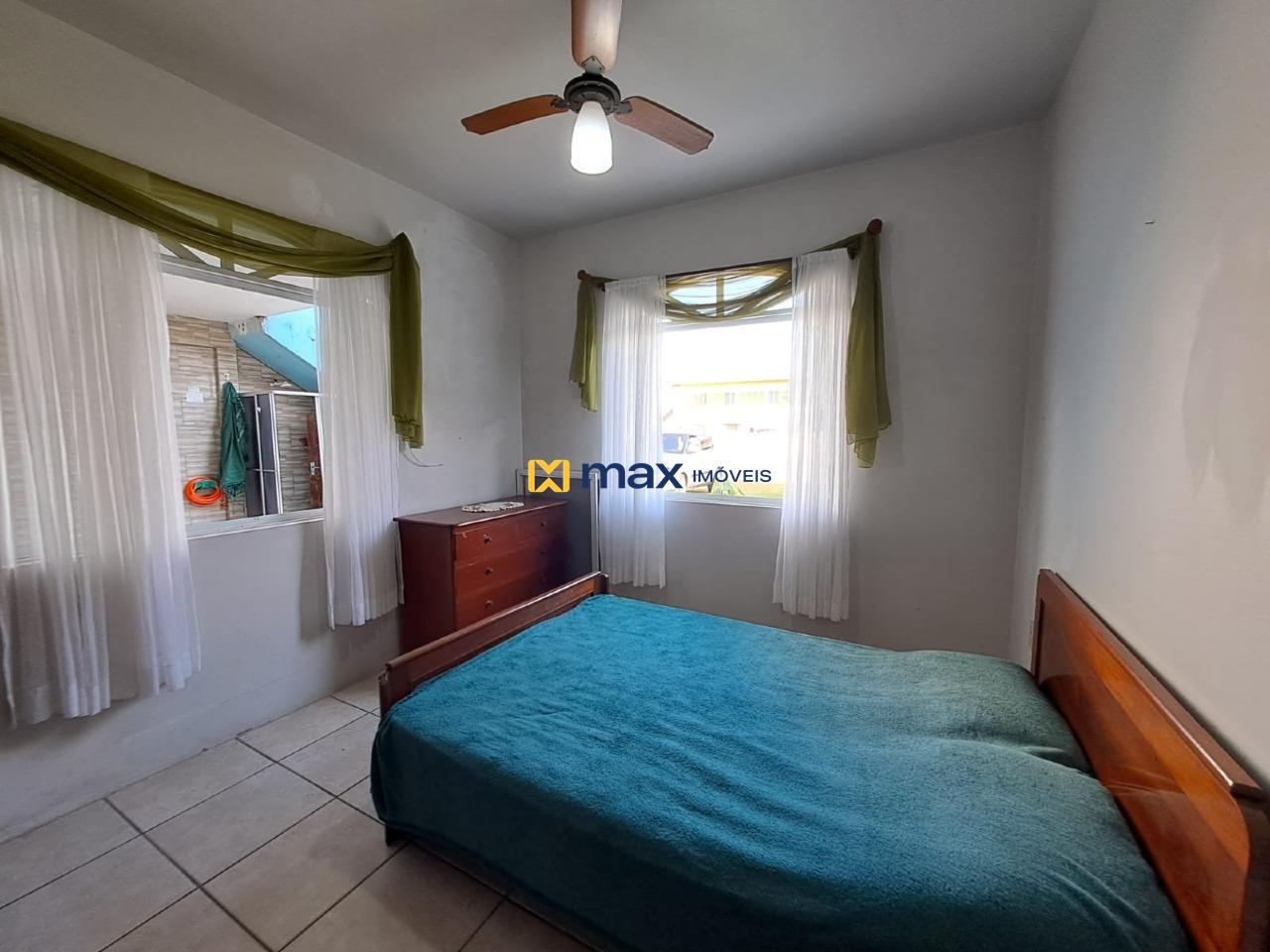 Casa à venda no Meia Praia: Dormitorio terreo