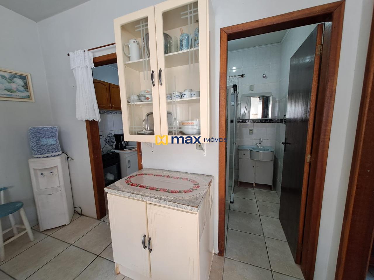 Casa à venda no Meia Praia: Cozinha
