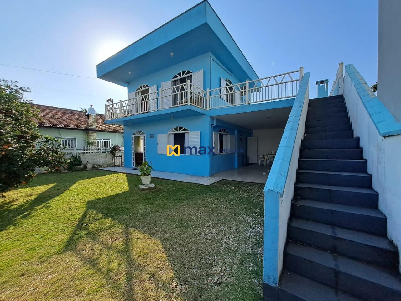 Casa à venda no Meia Praia: Acesso ao terraço