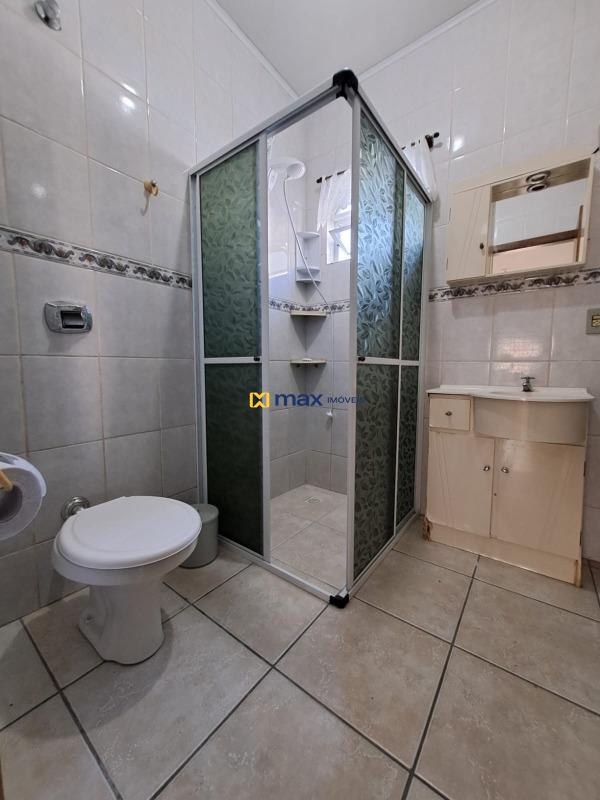 Casa à venda no Meia Praia: Banheiro social