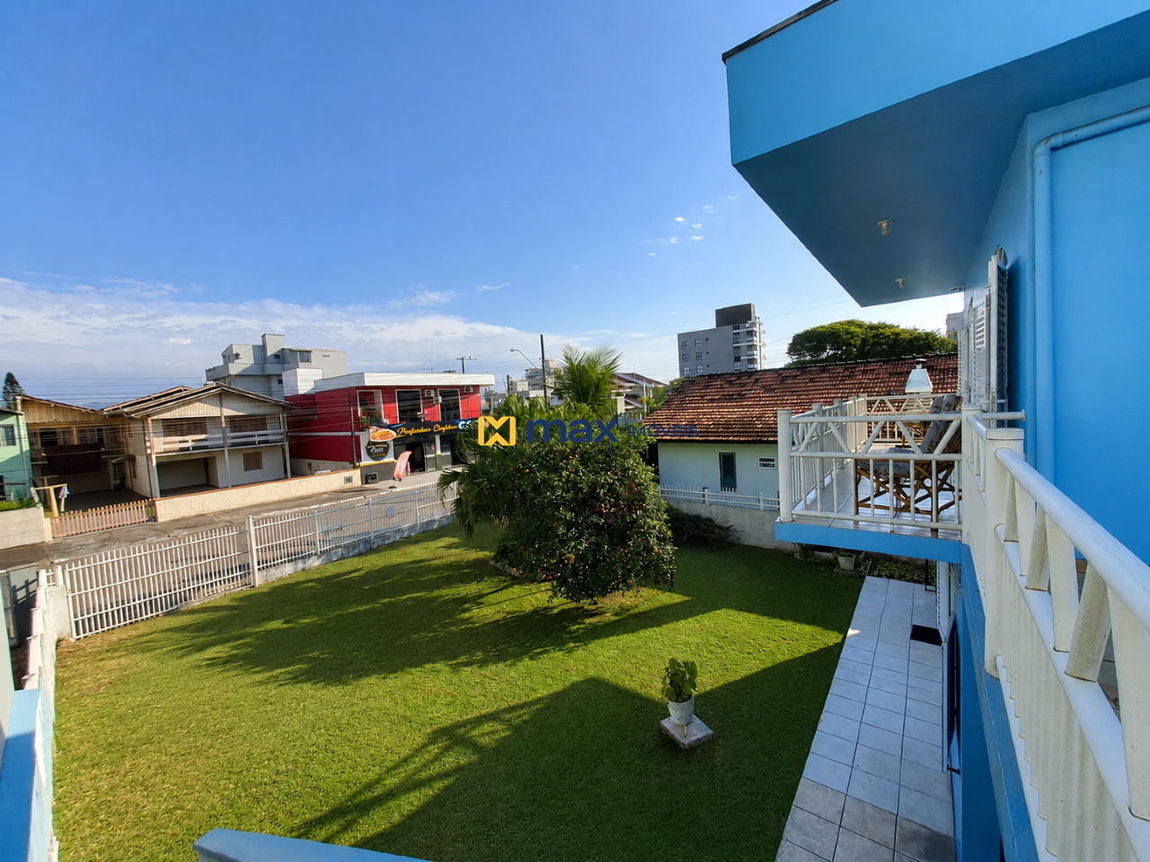 Casa à venda no Meia Praia: Vista da sacada