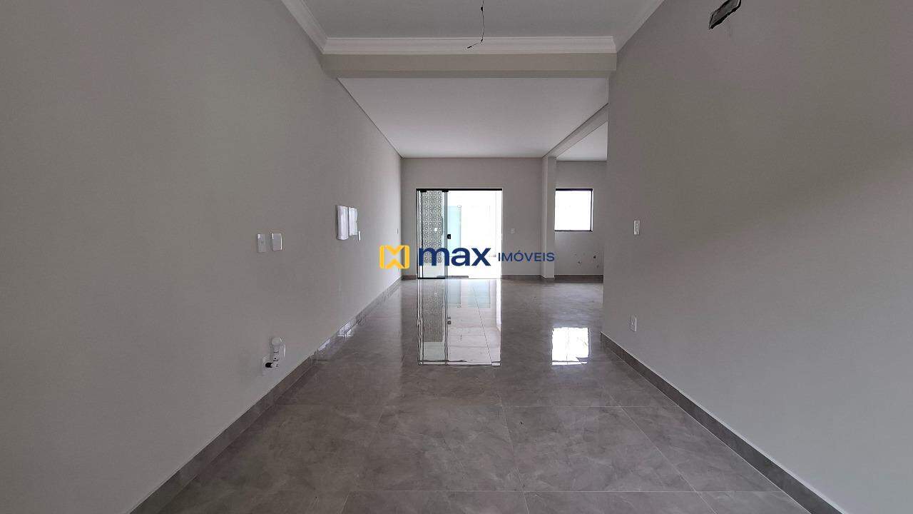 Casa à venda no Ressacada: Living integrado