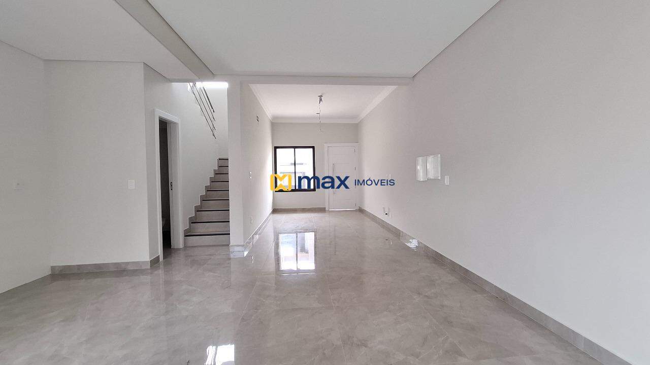 Casa à venda no Ressacada: Living integrado