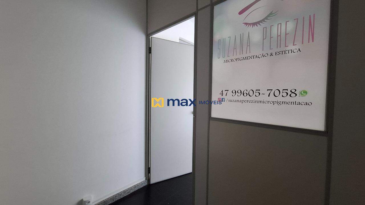 Sala à venda no Centro: Entrada