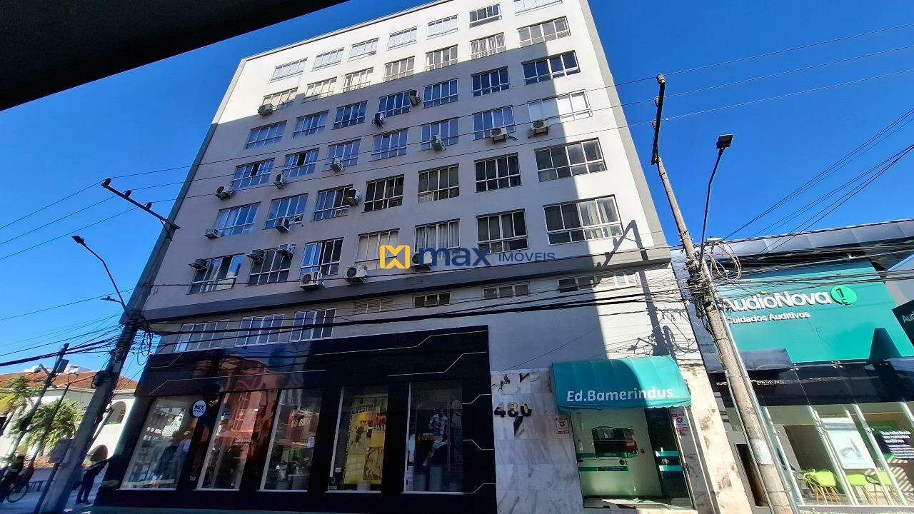 Sala à venda no Centro: Fachada