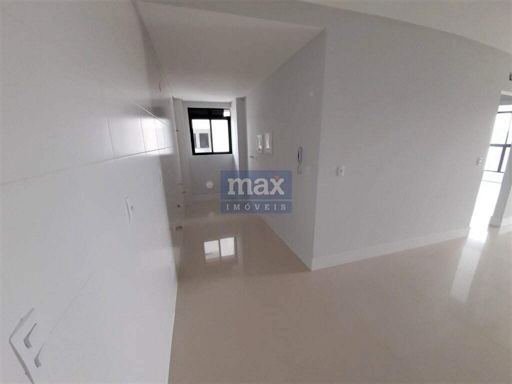 Apartamento à venda no Centro: Cozinha é área de serviço