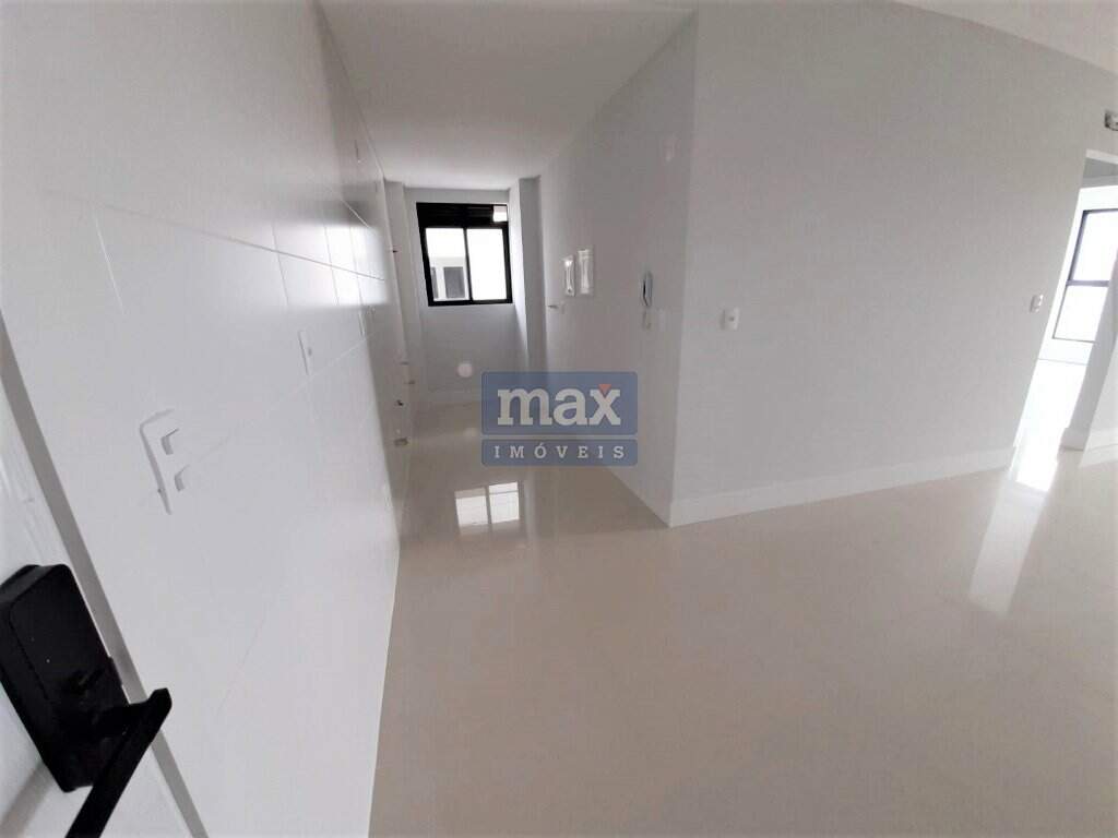 Apartamento à venda no Centro: Cozinha é área de serviço