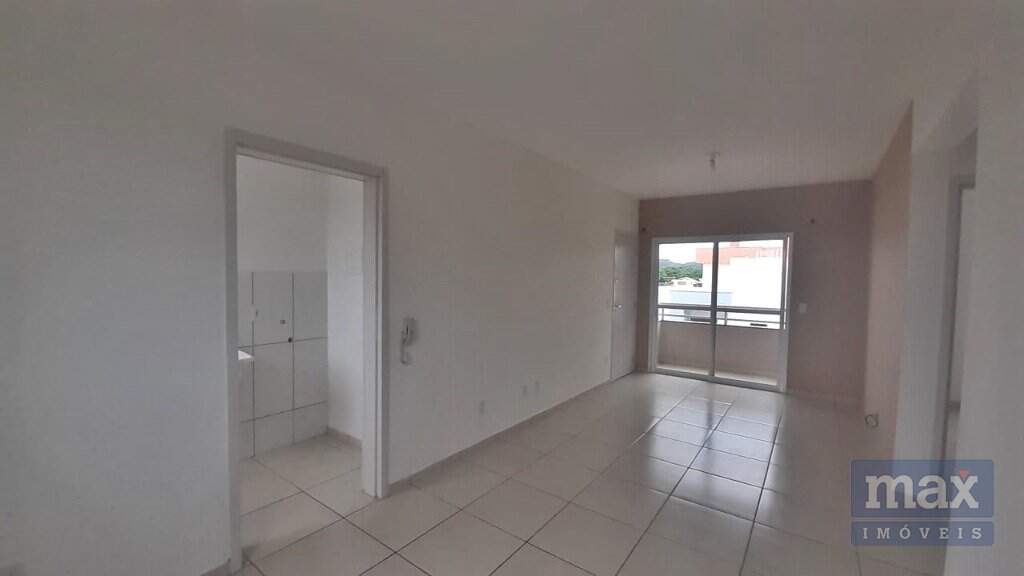 Apartamento à venda no Meia Praia: Cozinha e sala de estar