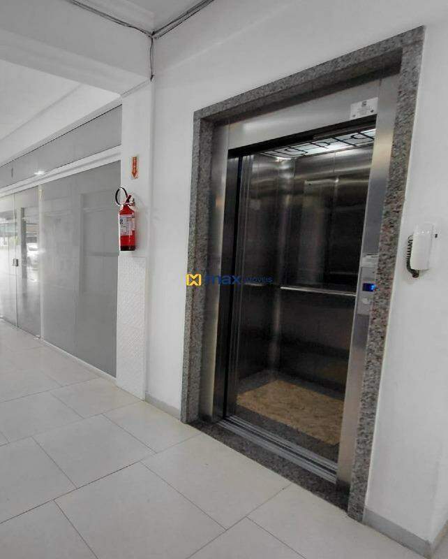 Sala para aluguel no Centro: 