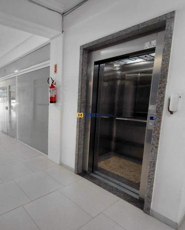 Sala para aluguel no Centro: 