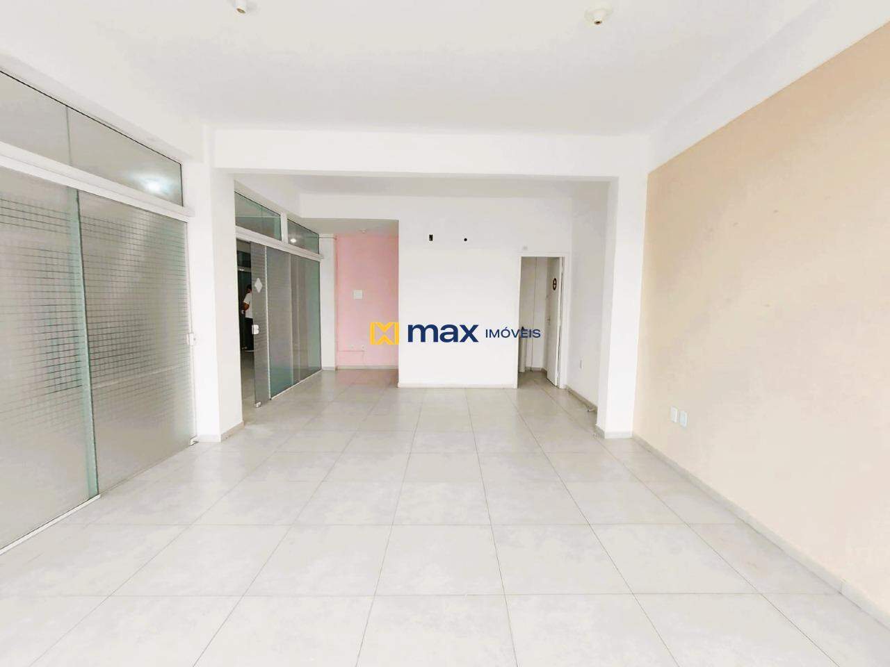 Sala para aluguel no Centro: 
