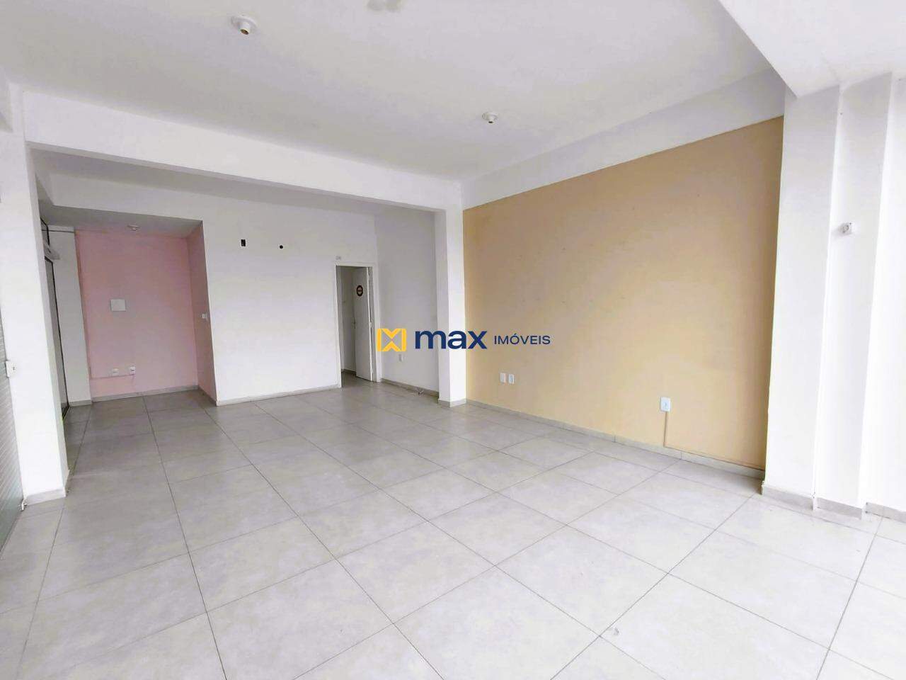 Sala para aluguel no Centro: 