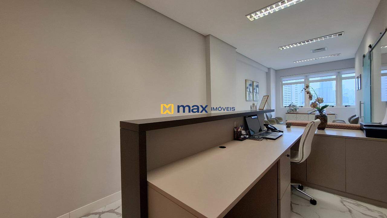Sala à venda no Centro: Recepção