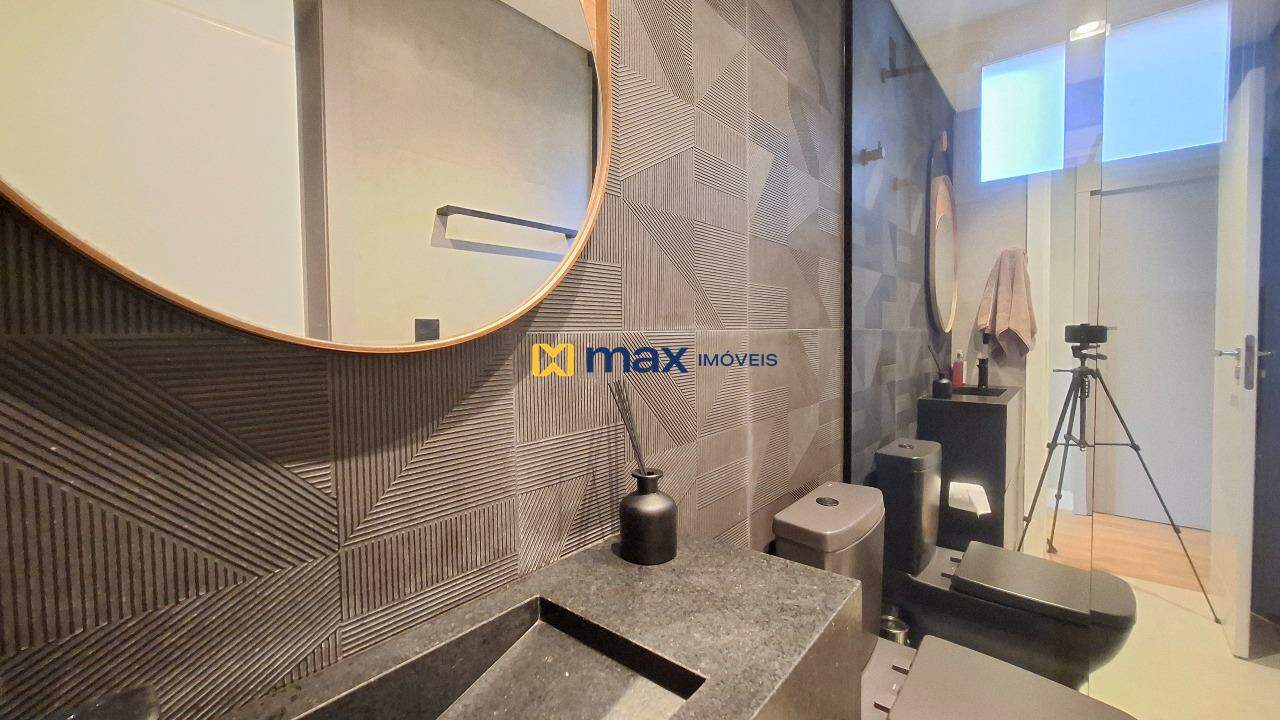 Apartamento à venda no Praia Brava: Banheiro social